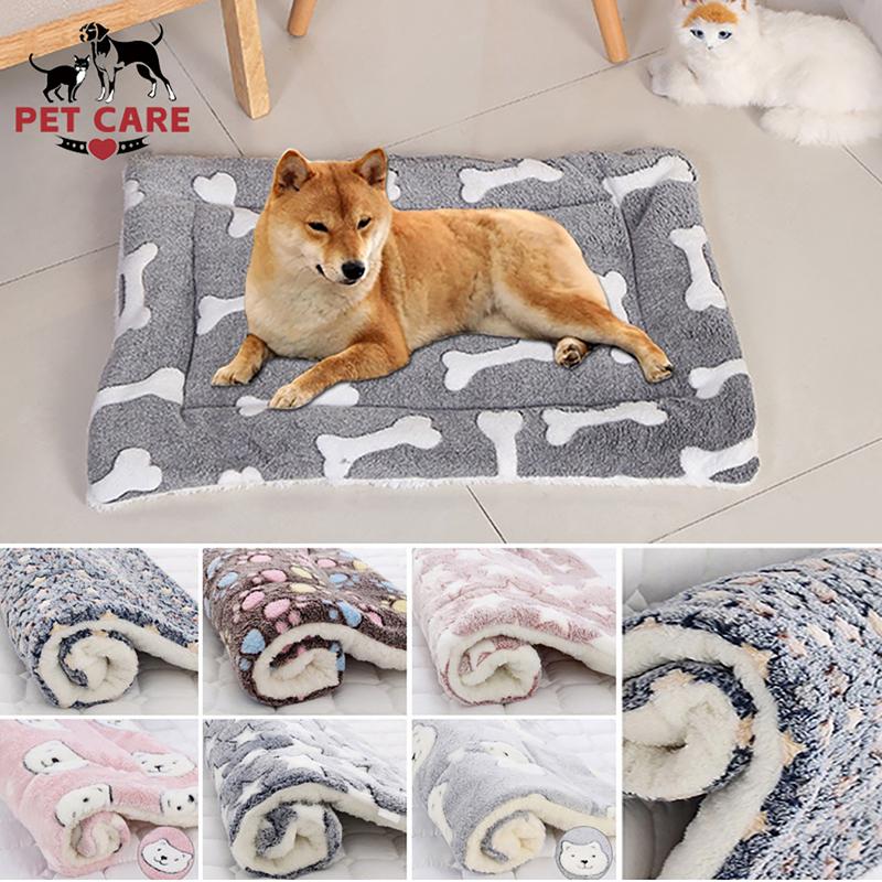 Arenzza super cozy calming pet blanket for cats, soft and warm pet supplies designed to comfort and soothe pets.