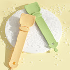 Arenzza Cat Treat Squeeze Feeder Spoon for pet supplies, showing a silicone squeeze spoon for feeding treats to cats.