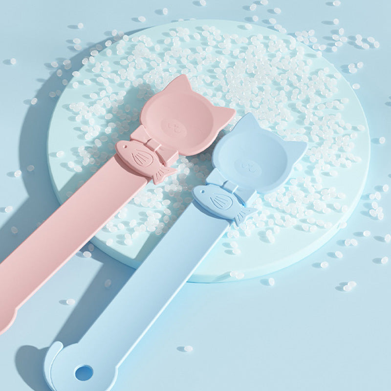 Arenzza Cat Treat Squeeze Feeder Spoon for pet supplies, showing a close-up of the soft silicone spoon designed for dispensing treats.