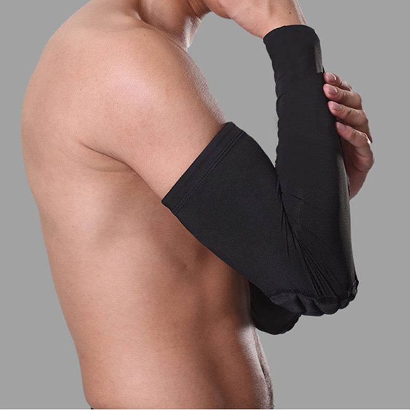Arenzza sports knee and elbow pads in black and gray, designed for outdoor sports and outdoor activities, with adjustable straps.