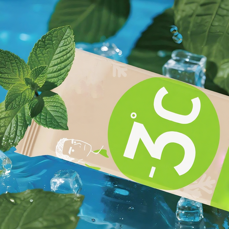 Arenzza Instant Cool & Refresh Wipes for sports and outdoors, featuring packaging with cool, refreshing design and wipes inside.