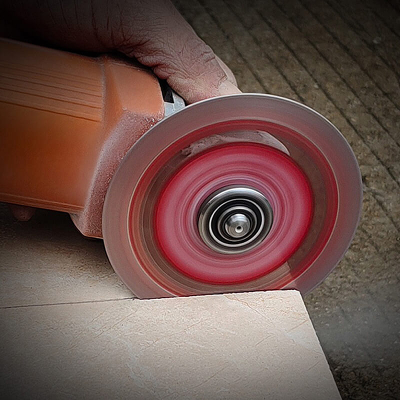 Arenzza ultra-thin master cutting disc for corrugated tiles, suitable for tools in gardening and construction applications.