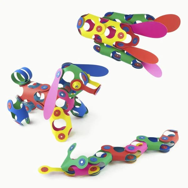 Arenzza magnetic building toy for kids, featuring colorful magnetic pieces for creative construction and play.