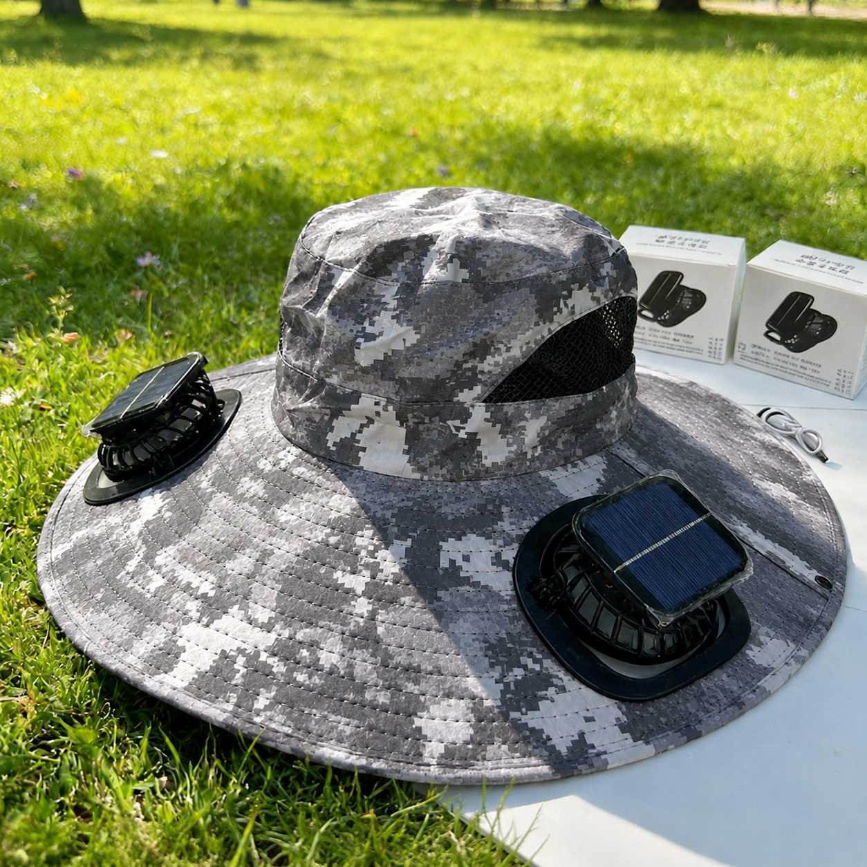 Aurenza Shop ultralight solar fan sun hat with wide brim, lightweight and breathable for summer outdoor protection.