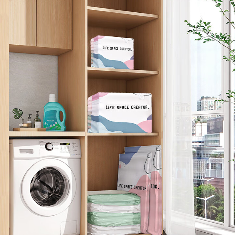 Arenzza no-pump vacuum storage bags for clothes and bedding, showing sealed bags with compressed items inside.